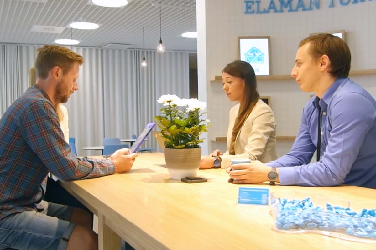 LocalTapiola Pääkaupunkiseutu digitalises its office concept with tablets and video walls