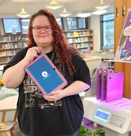 Haugesund Library Staff introduce Hublet Tablet for library users - smaller